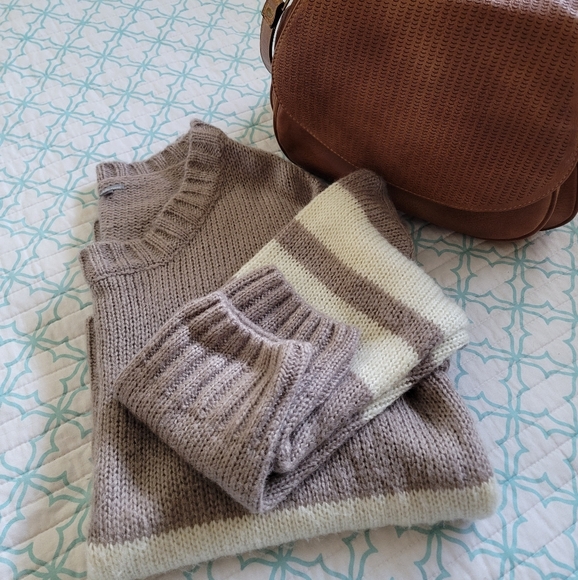 Oversized Fuzzy Stripe Sweater - Picture 5 of 9